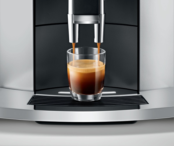 De espressomachine E6 Jura: heerlijk genieten van elk koffiemoment